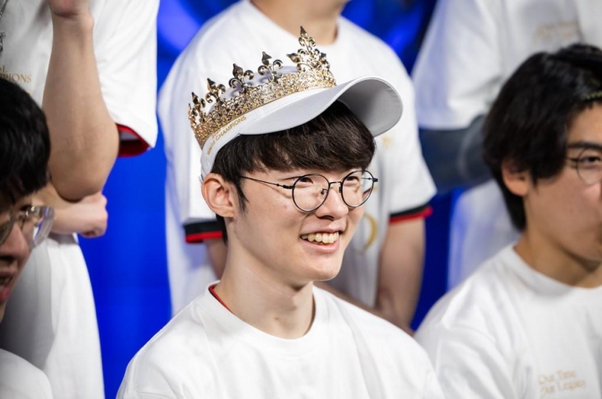 Faker được tôn vinh trong làng LMHT