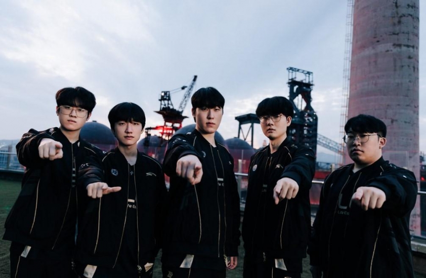 Zeus phát biểu về sự tiến bộ