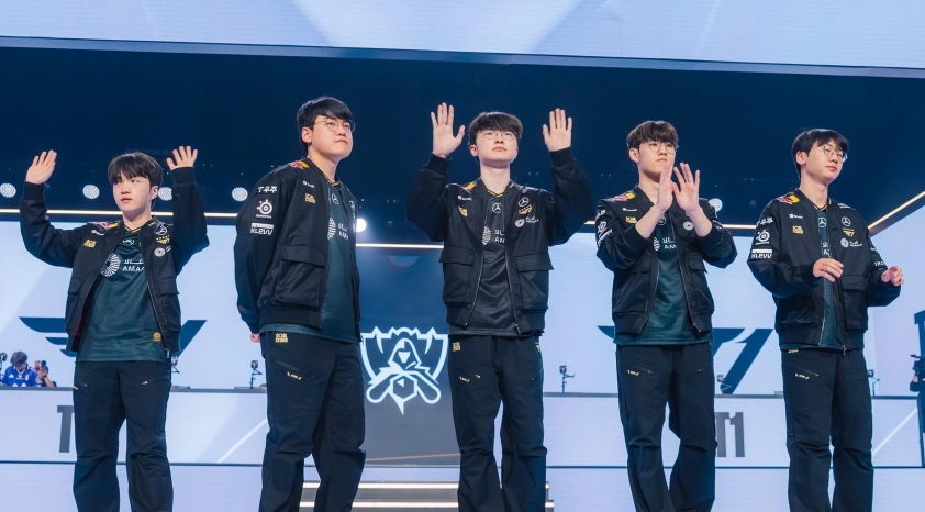 T1 Gumayusi: 'Tôi đã xem kỹ tất cả trận đấu của AL tại CKTG 2025' T1 chuẩn bị cho trận tứ kết CKTG 2025