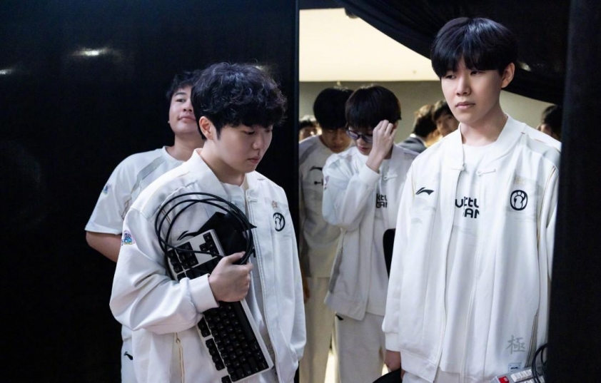 Thị trường chuyển nhượng nóng giúp IG chiêu mộ và giữ chân ngôi sao