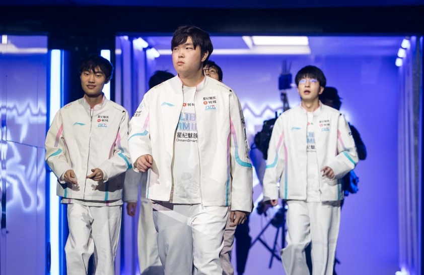 Chỉ trích phong độ BLG của cộng đồng mạng