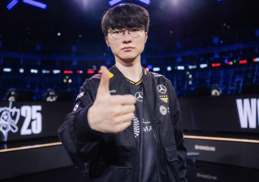 Faker: 'Ba chức vô địch liên tiếp không quan trọng' Faker thi đấu tại CKTG 2025