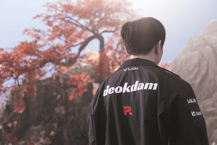 Hình ảnh tuyển thủ deokdam trên sân khấu thi đấu