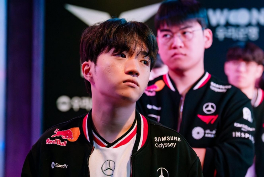 Keria thể hiện sự tự tin trong buổi họp báo