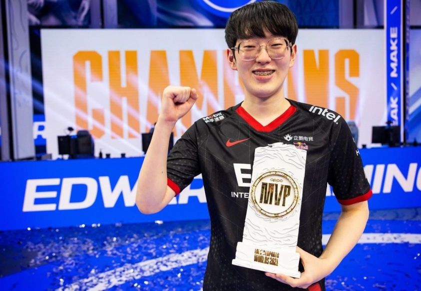 Scout phỏng vấn về quá trình thi đấu ở LPL